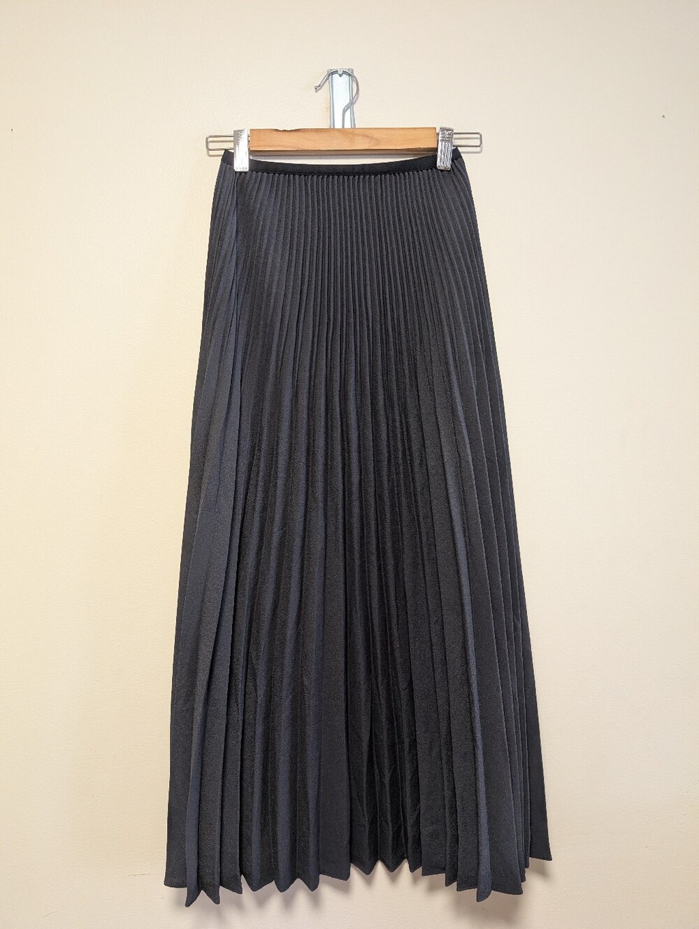 Jenni Kayne Black Pleated Maxi Skirt XS Accordion Minimalist Quiet Luxury